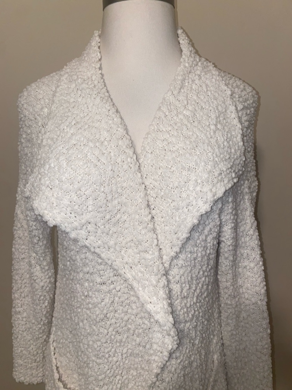 Women’s long white Listicle cardigan. Medium